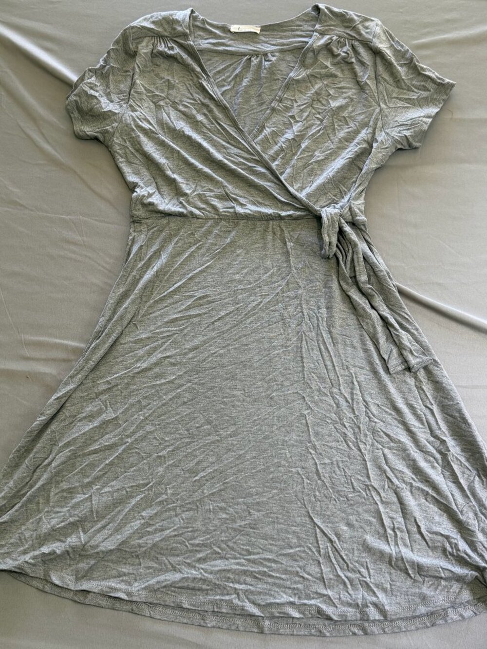 Les Amis Women's Gray Knee Length Wrap Dress Size Large New Without Tags